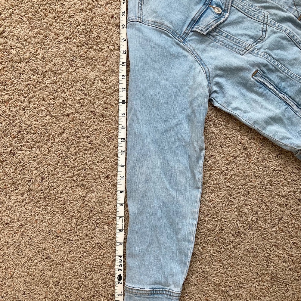 Stitch + Feather Distressed women’s denim jacket. Size L - Picture 6 of 7
